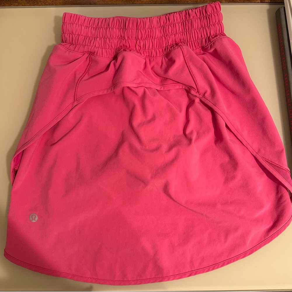 Lululemon skirt size 0 , good condition , pink